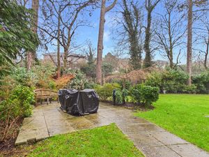 COMMUNAL GARDENS- click for photo gallery